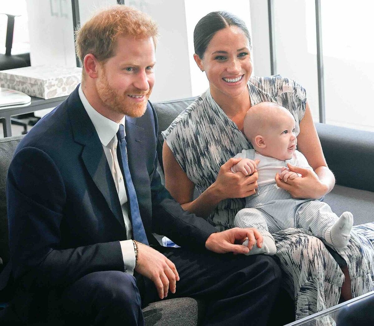 Меган Маркл и принц Гарри поделились первым снимком новорожденной дочери с  королевской семьей | Тайны королевского двора | Дзен