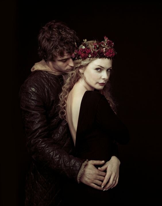 Ребекка Фергюсон (Елизавета Вудвилл) и Макс Айронс (Эдуард IV)