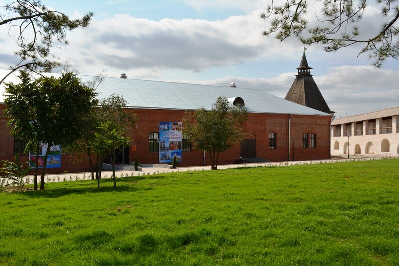 астраханский кремль цейхгауз выставки. цейхгауз. петровский цейхгауз в московском кремле. музейно-выставочный комплекс «цейхгауз». музей артиллерийский цейхгауз астрахань.