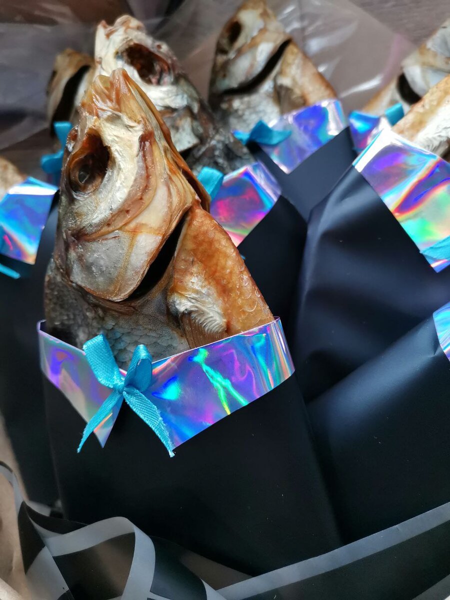 Важный лещ, готовый к любому мероприятию