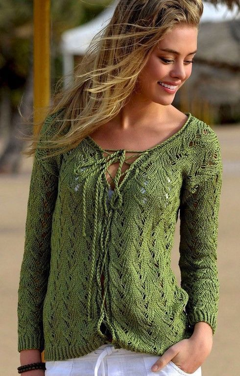 Пуловер с декольте на спинке: вязание спицами