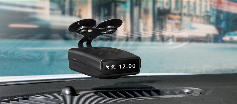 Выбирая модели известных брендов, вы существенно снижаете риск получить устройство со слабой антенной. На фотографии — Neoline X-COP 7500s. Фотография: neoline.ru