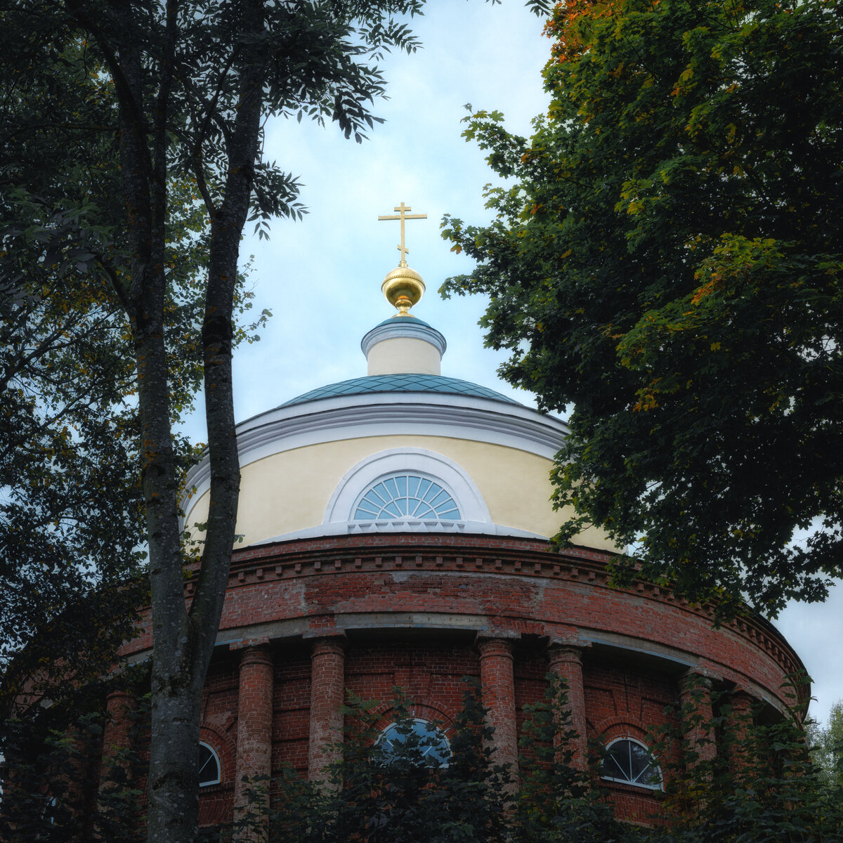 Храм Преображения Господня в Брыни