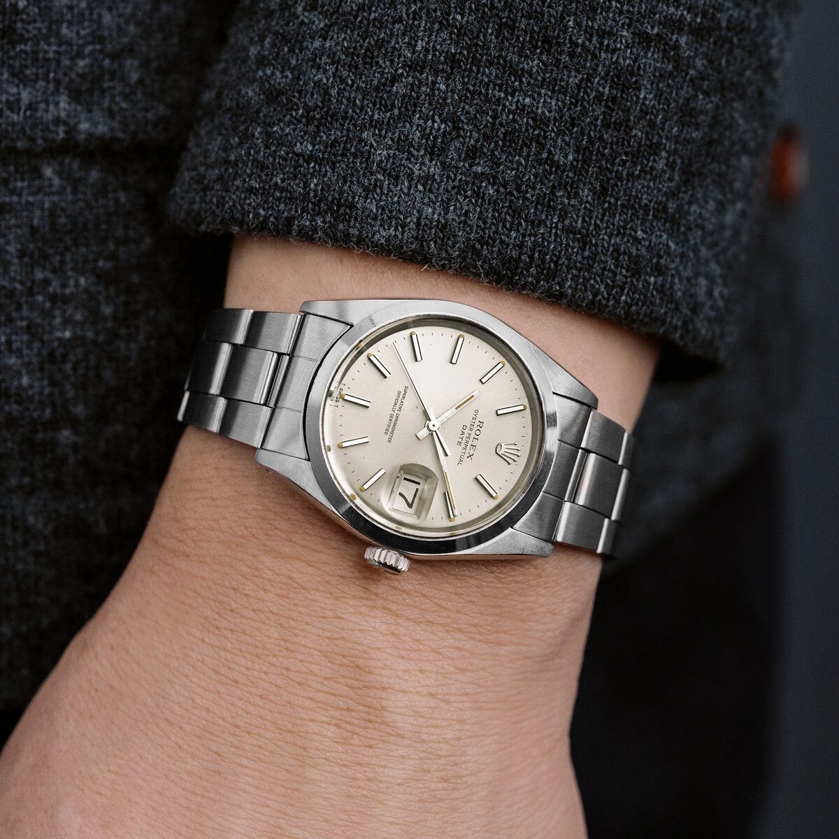 Винтажные Rolex Oyster Perpetual Date 1500 на запястье