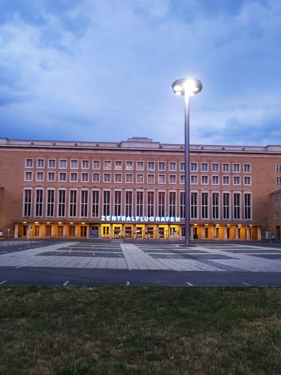 Печальная судьба аэропортов в Берлине ✈️ | Будни эмигрантки в Берлине | Дзен