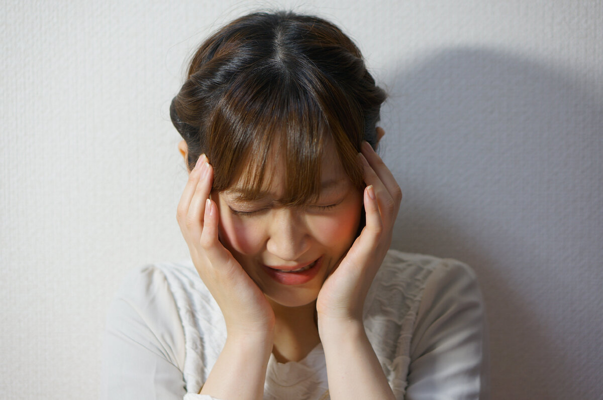 Стыд ощущается как всецело поглощающее чувство.