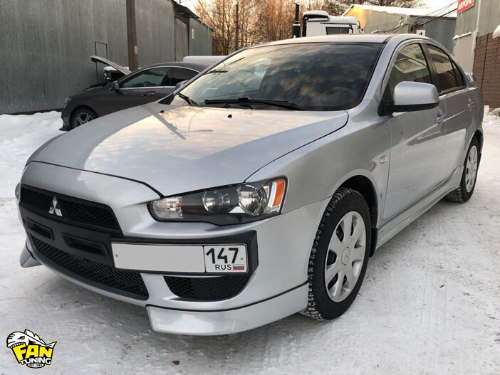 Установка небольшого обвеса на Мицубиши (Mitsubishi) Lancer X