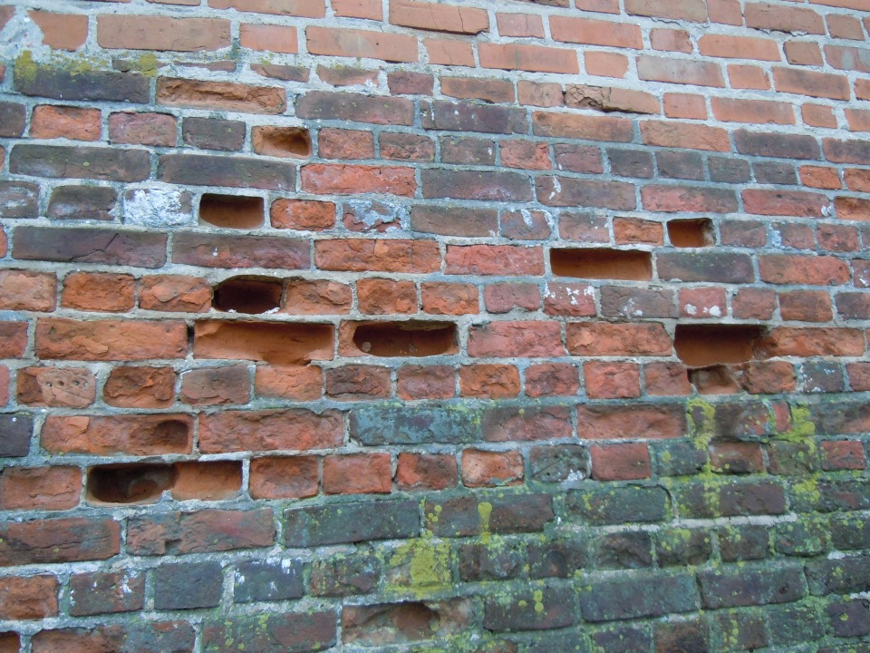  23 октября 2011 г. Здесь внимание будет больше направлено на состояние кладки кремля.-8