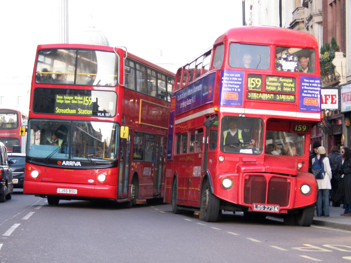 Рутмастер 2005 год. Routemaster 159 2005. Красный Лондонский автобус. Автобус Лондон спереди.