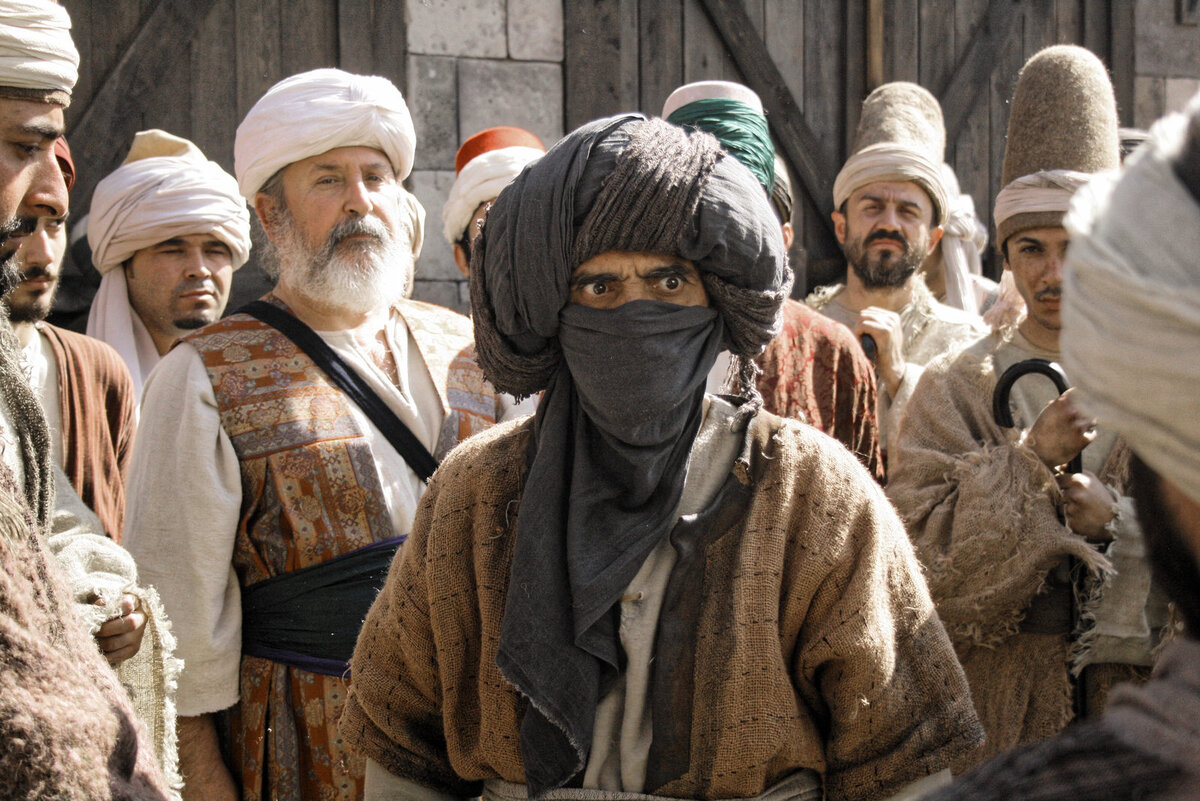 Источник фото: https://www.kino-teatr.ru/kino/movie/ros/ser/137957/foto/1139237/