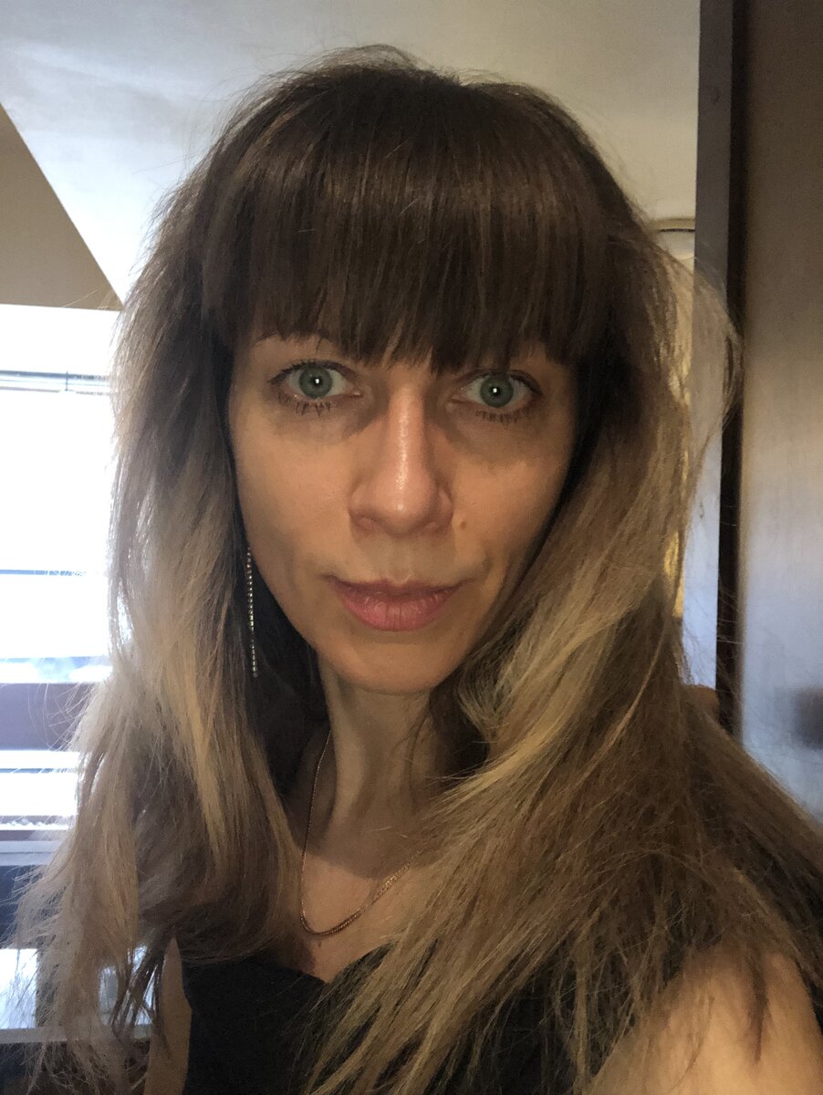 Это я, воспитываю дочек. В течение 7 лет воспитывала сына мужа от первого брака. О воспитании детей, теории, применении теории на практике  и результатах знаю из своего опыта в том числе. 