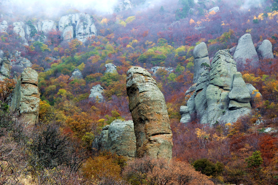 На фото: Долина привидений, гора Демерджи, Алушта