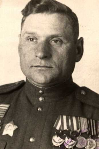 Командир 214 кп Е.В. Данилевич. Источник: Память Народа