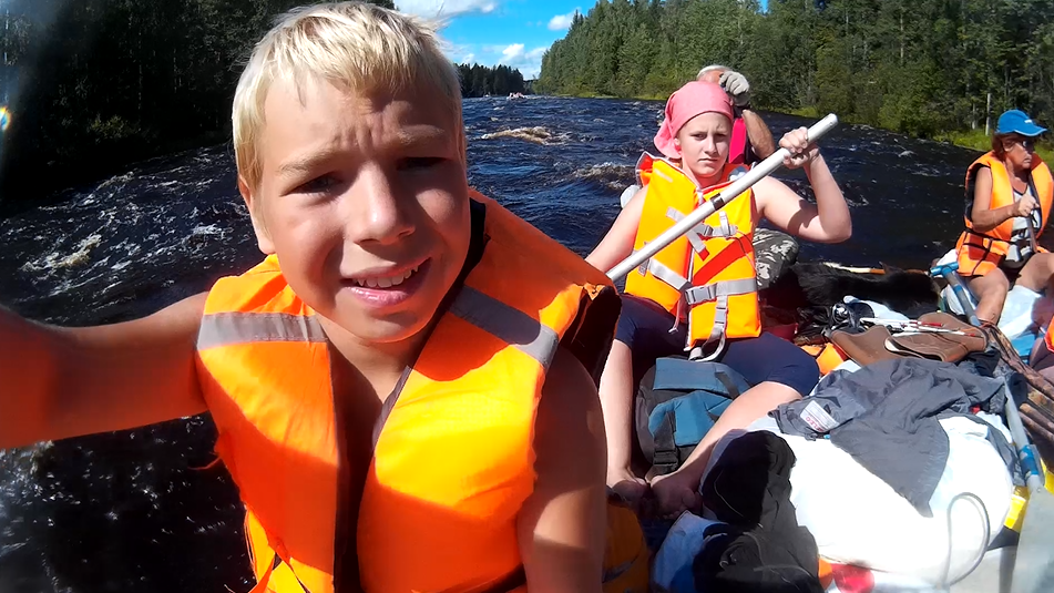 Идём по реке Шуя. Ученики московского физико-математического лицея № 1568 имени Пабло Нерудо вместе с родителями. Фото и видео автора.