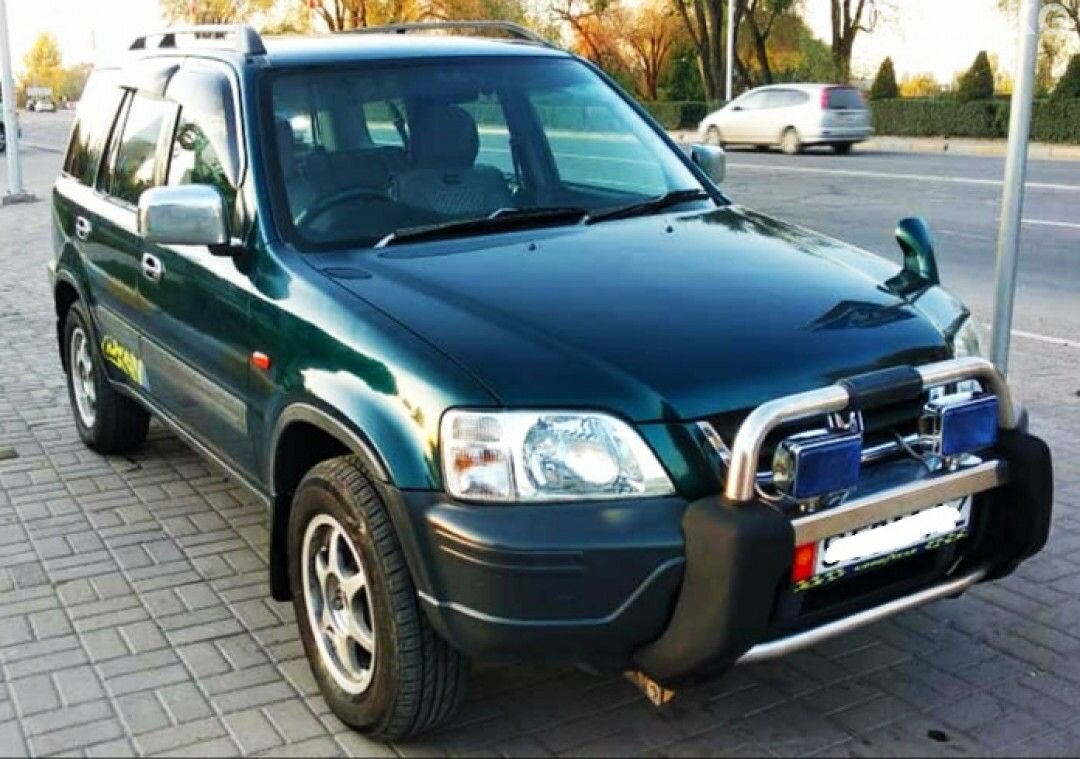 Моей "учебкой" была точь-в-точь такая CR-V