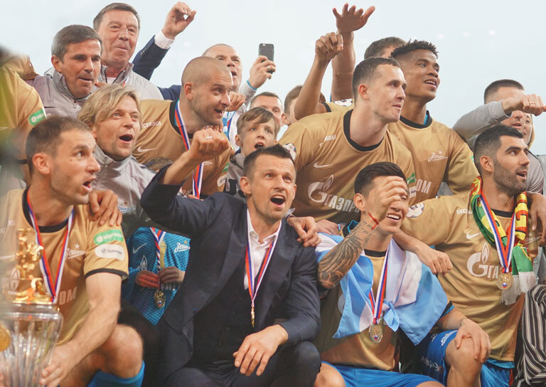 Спортуикэнд свежий. Рекорды тренера и игроков Зенита.