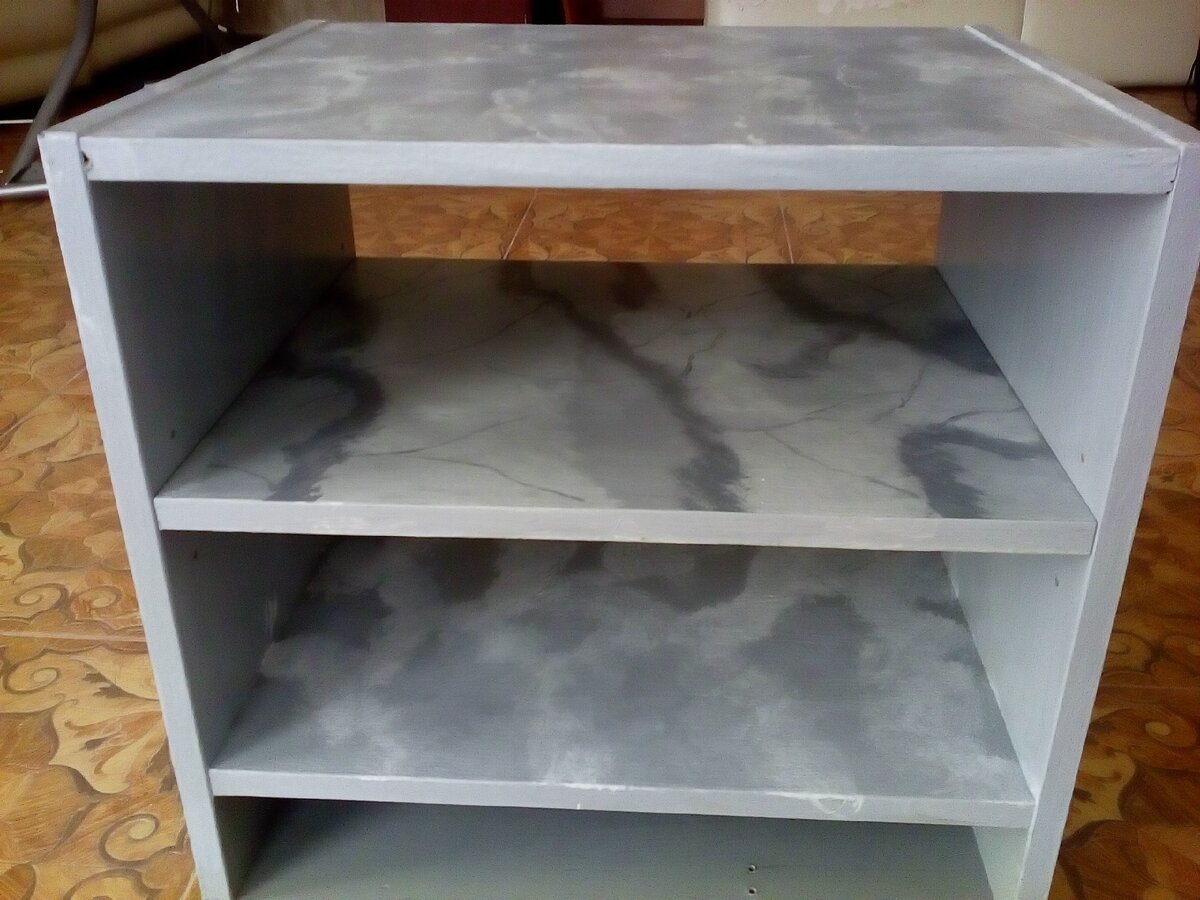 Обновленная тумбочка.