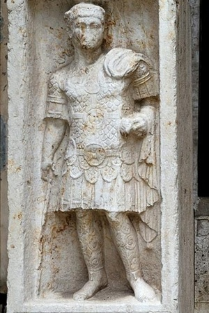 Надгробие Квинта Сертория Феста из XI (Claudua Pia Fidelis) Клавдиева легиона. Верона. Museo Maffeiano. Инв. № 28160. 1-ый век н.э.