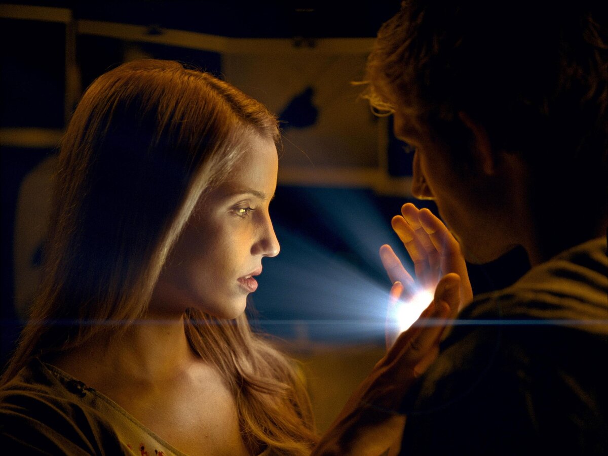 My left hand man томас сангстер. по левую руку от меня фильм 2011 кадры. по левую руку от меня. по левую руку от меня фильм 2011 кадры. укрытие фильм 2011.