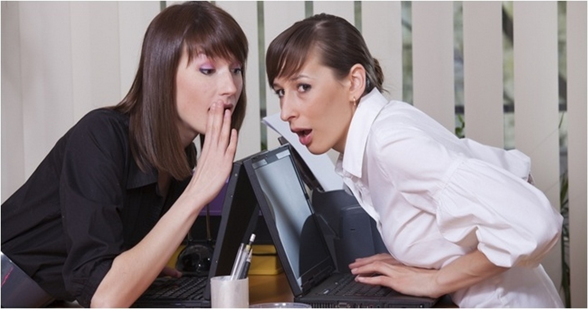 Сейчас Аня постоянно чувствует шепотки за своей спиной