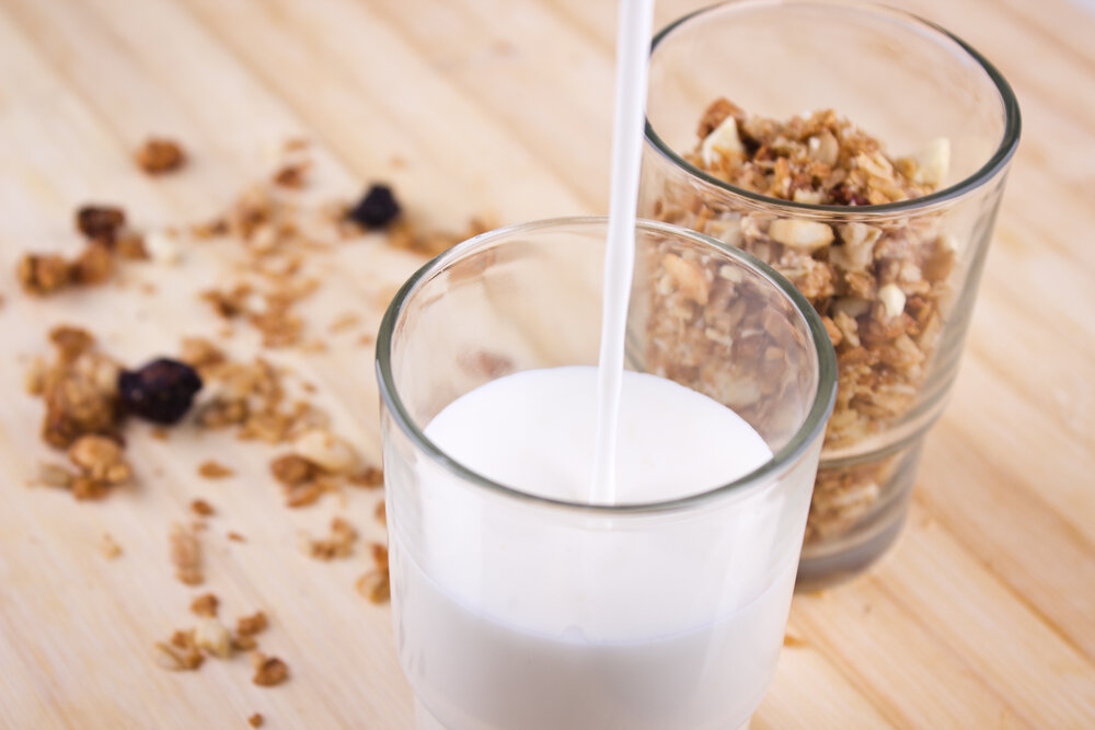 Овсяное молоко: в чем польза растительного молока?
