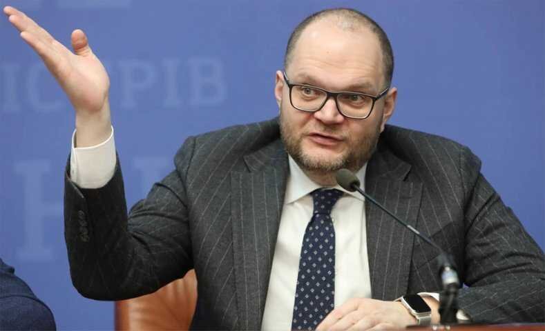 Они все пытаются что-нибудь сказать