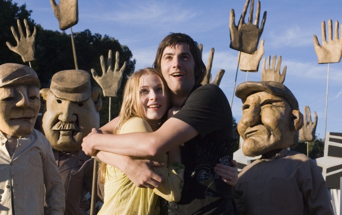 Кадр из фильма "Через Вселенную"