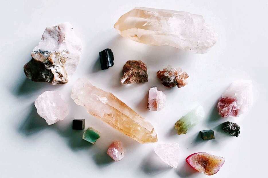 Что важно знать о кристаллах перед тем, как использовать их при украшении своего дома
