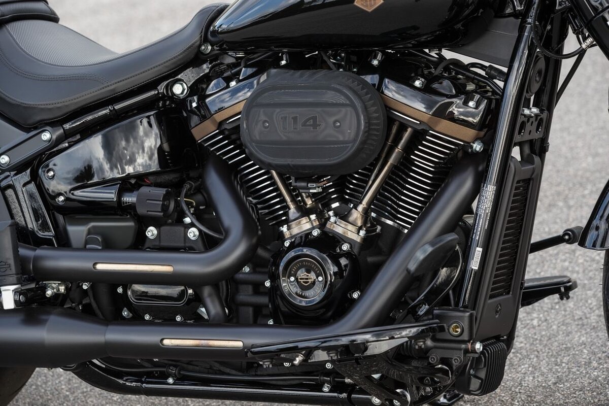 Обзор мотоцикла Harley Davidson Softail Fat Boy 114 30th Anniversary 2020