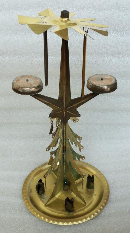 Фото с сайта https://newauction.com.ua/offer/elochka_suvenirnaja_vechernij_zvon_gdr-i130680625010071.html