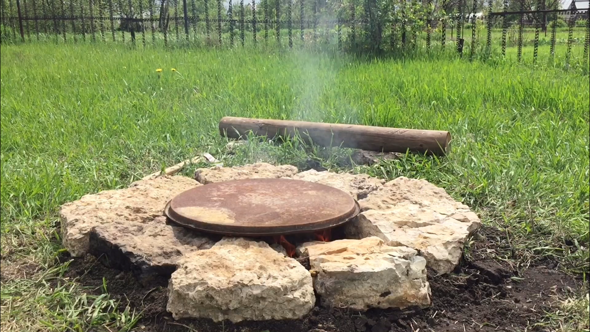 Как сделать бюджетный очаг для костра (кострище) своими руками