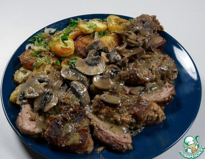 Медальоны из свинины с грибным соусом - блюдо, которое заставит Вас готовить его снова и снова.