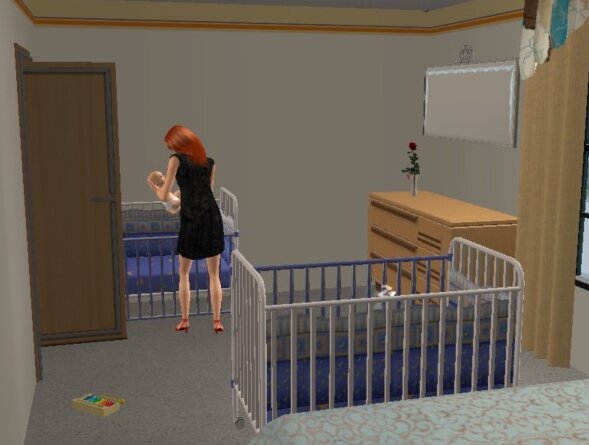 Теперь в этой квартире кроватки везде. Старшему повезло больше. У него есть собственная комната. Очень маленькая больше одной кроватки туда не вместится, но все же свой уголок. А вот малыши пока делят спальню с родителями.