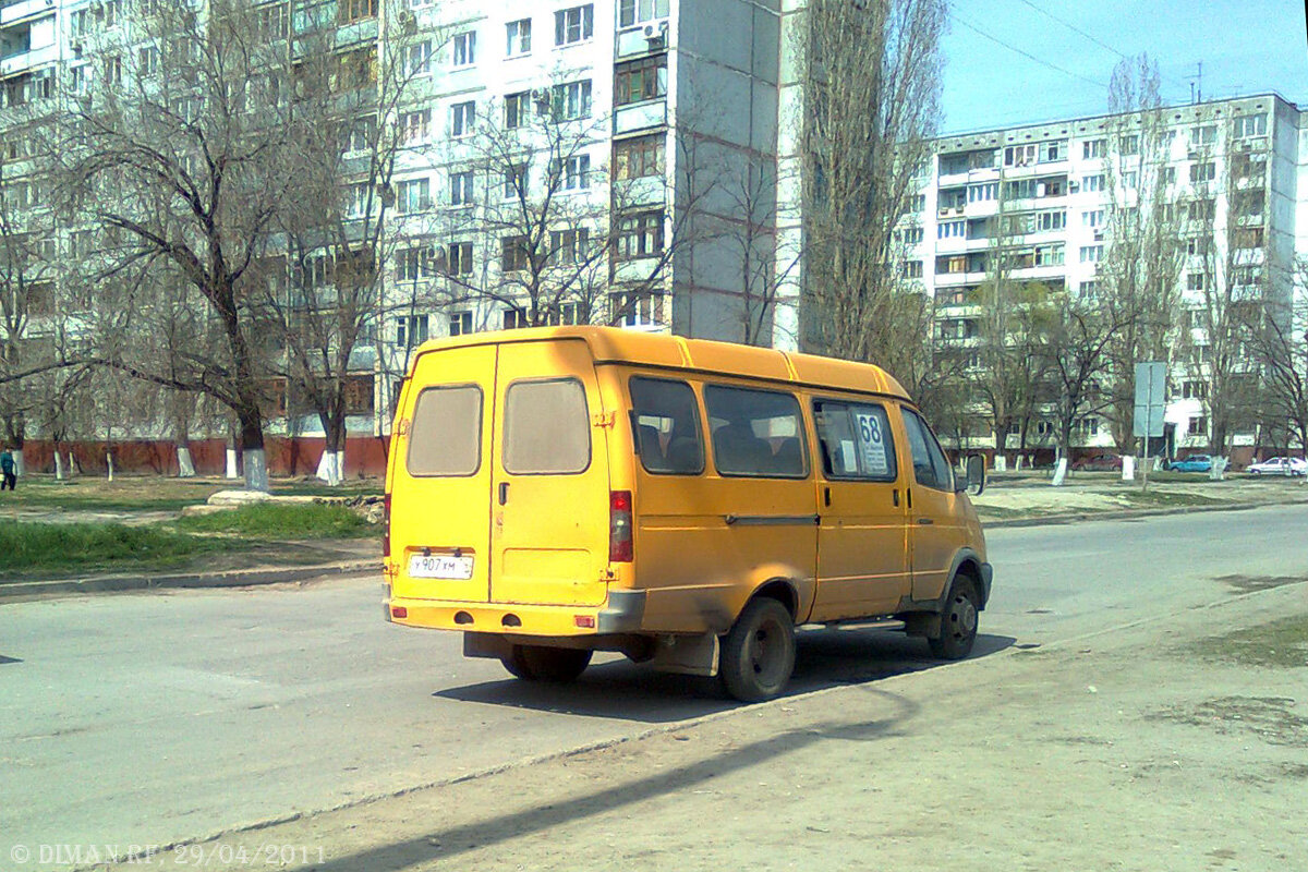 ГАЗель маршрута № 68 на Спартановке в районе конечной