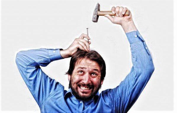 Что они и делают самостоятельно, назначая такие "шапки" статей