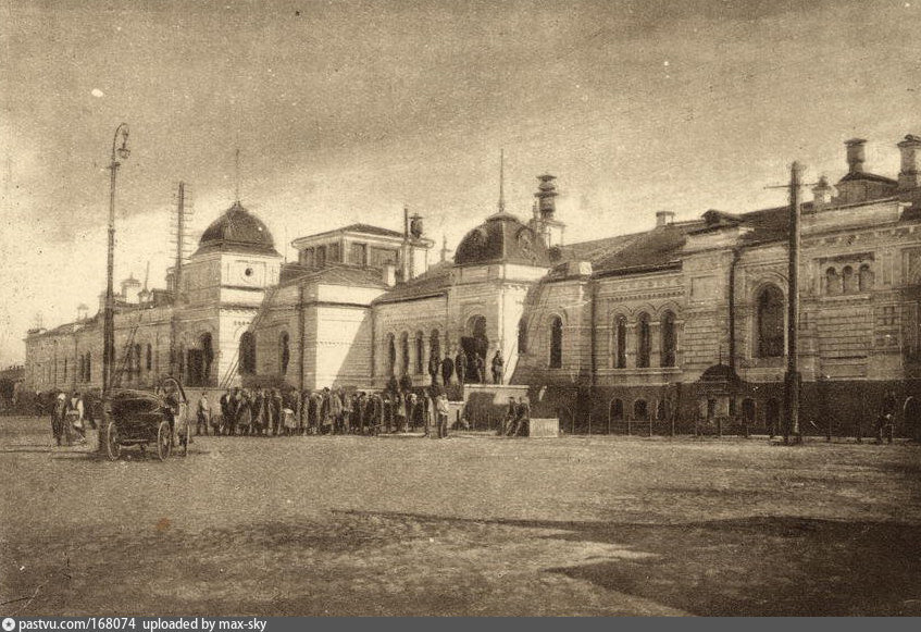 Первые Омичи и уже отстроившийся ЖД Вокзал - 1924-1930 гг.