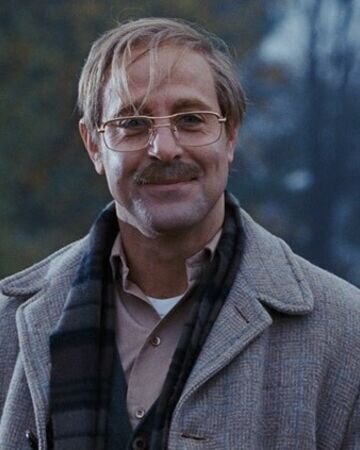 педофил мистер Харви, х/ф "Милые кости"