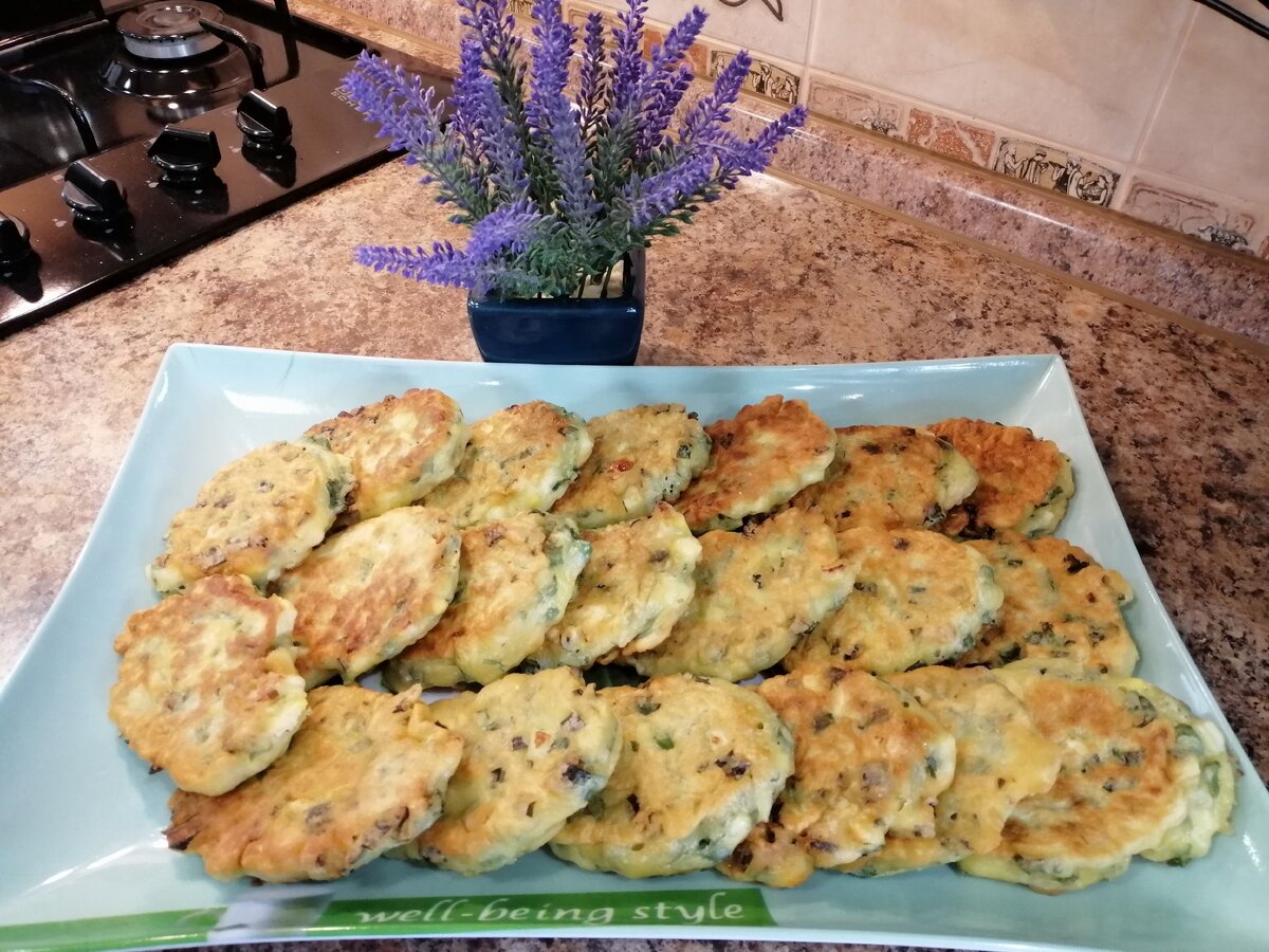 ЛЕНИВЫЕ ПИРОЖКИ С ЗЕЛЁНЫМ ЛУКОМ И ЯЙЦОМ/Быстрые пирожки из простых  продуктов на Сковороде! | Кухня ̶н̶е̶Умелой хозяйки | Дзен