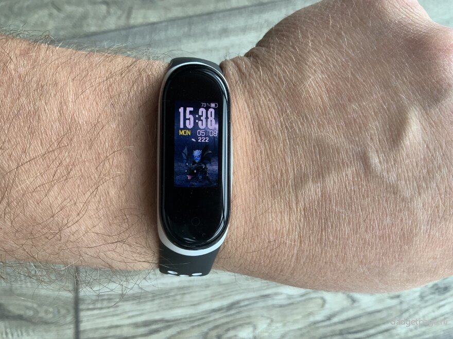 Показываю свой гаджет, с которым не расстаюсь