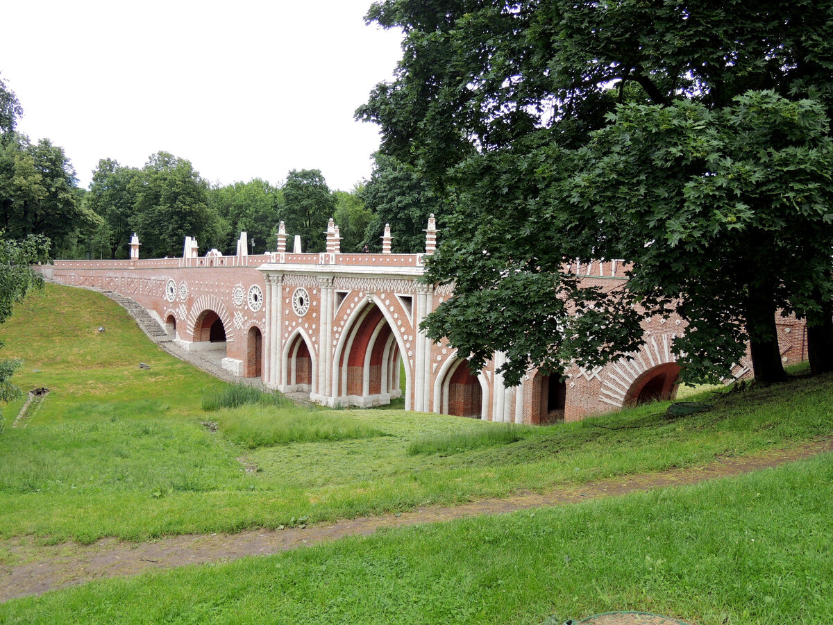 Мост через овраг яштуга. Большой мост царицыно. Мост в елабуге. Мост через овраг кловская улица. Большой мост в парке баженов в.