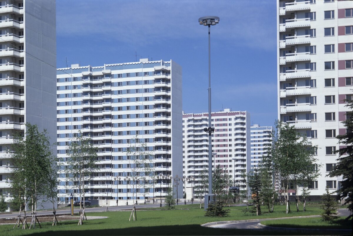 Олимпийской деревне в Москве – 40 лет. Какая она сейчас и почем там  квартиры? | МИР КВАРТИР | Дзен