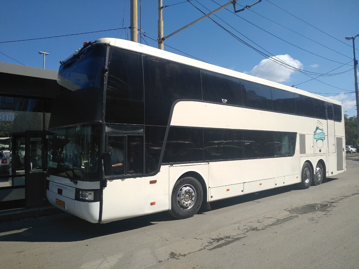 Двухэтажный автобус. Перевозчик - ТК Авэлла