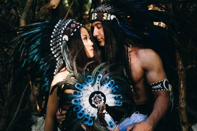 Индейская пара.