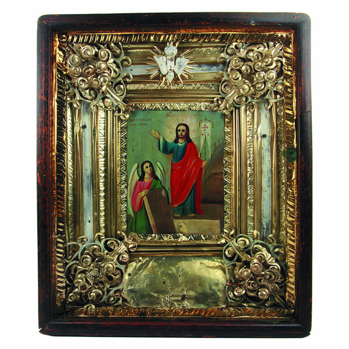 Фото 2. Икона «Воскресение Христово».
Икона: 17,0 х 14,0 см, киот 35,0 х 30,0 х 9,0 см. Слобода Борисовка, XIX век.
Ценный вклад авторов статьи в церковь Преображения Господня
в селе Слепушкино Наро-Фоминского района Московской области.
Классический пример оформления Борисовских писем: 
объемный фольговый оклад и «глухой» застекленный ящик-киот