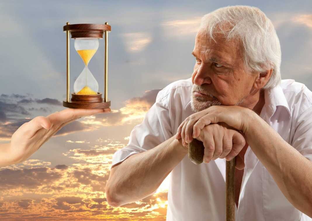  В частности, речь идет об увеличении продолжительности жизни и снижении количества людей, которые живут с доходами ниже МРОТ. Сюда входит решение экологических проблем и повышением безопасности на дорогах, так как это влияет на длительность жизни.