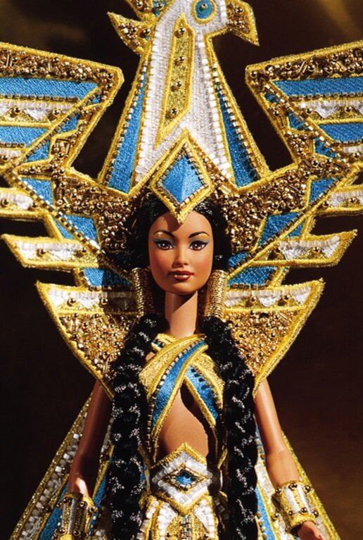 Кукла барби богини. Кукла Макки Боба Макки. Bob Mackie Barbie Goddess. Barbie Bob Mackie Golden Legacy. Куклы Barbie от Bob Mackie.