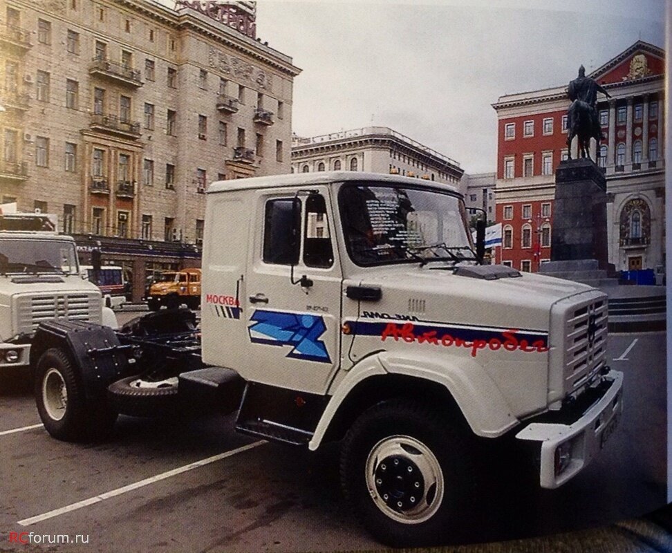 Зил 541730 перед авто-пробегом г. Москва.