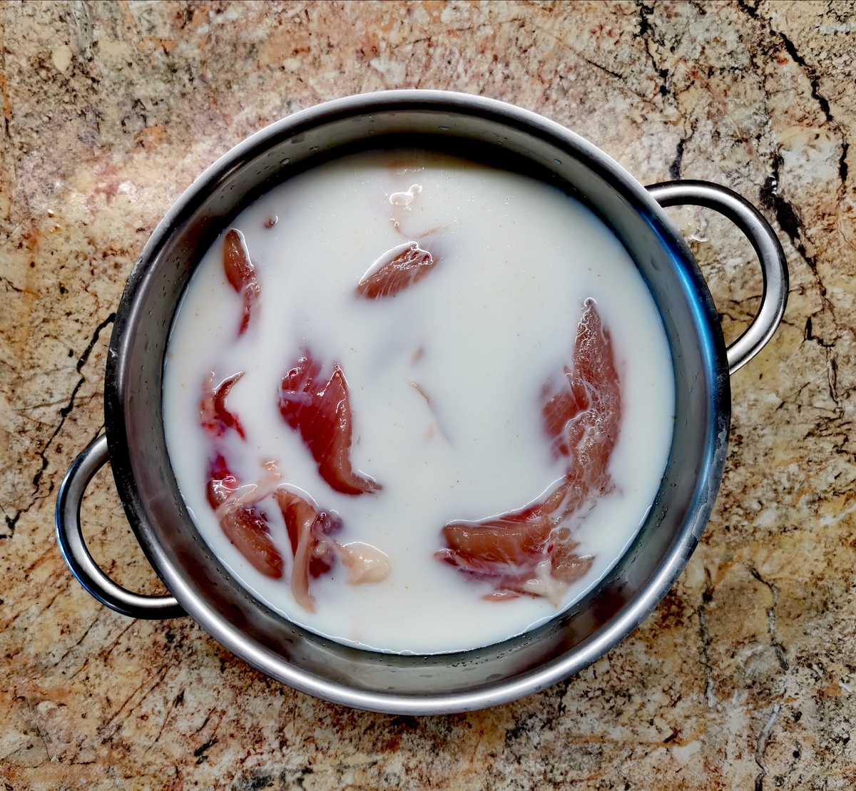 Залить грудку молоком