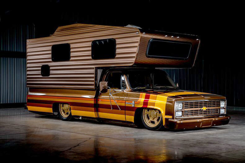 Фургон "Brown Sugar" уникальный дом на колёсах на базе Chevrolet C30 Camper