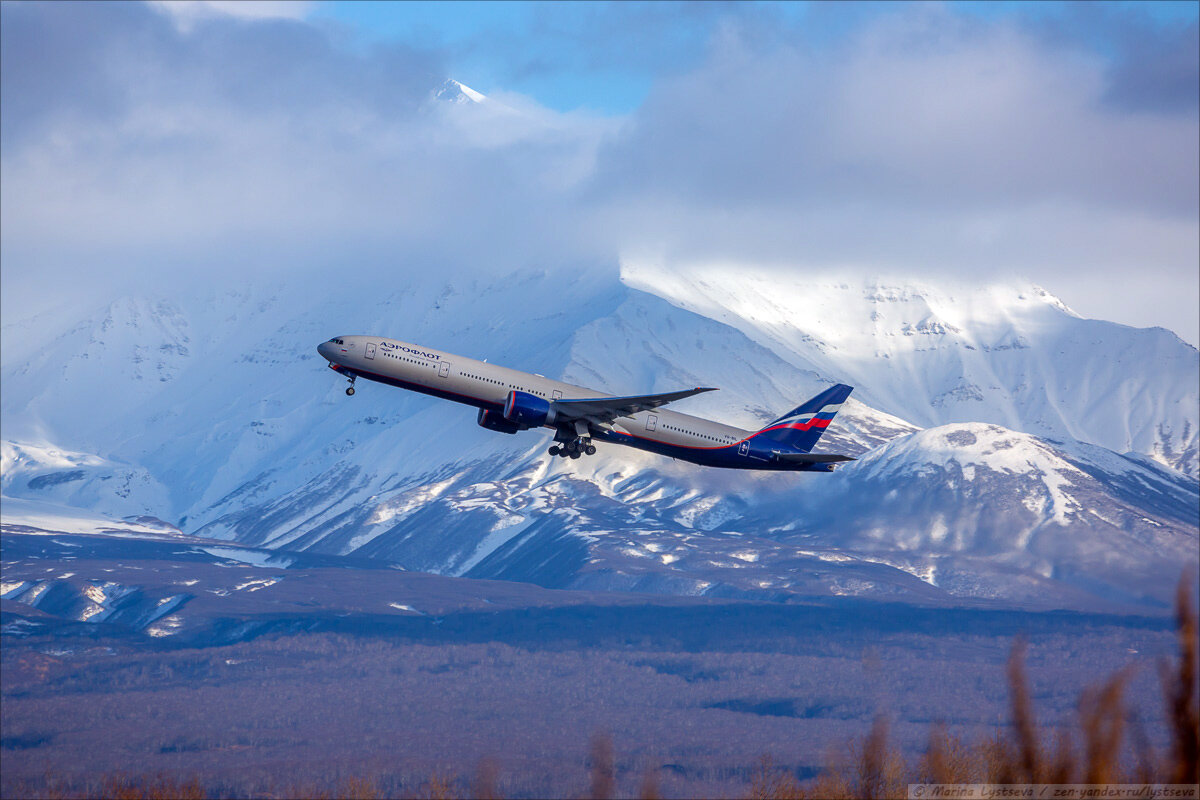 Москва петропавловск камчатский. Петропавловск Камчатский Боинг 777. Боинг 777 Аэрофлот Камчатка. Боинг 777 Камчатка. Камчатка Аэрофлот Петропавловск-Камчатский самолет.